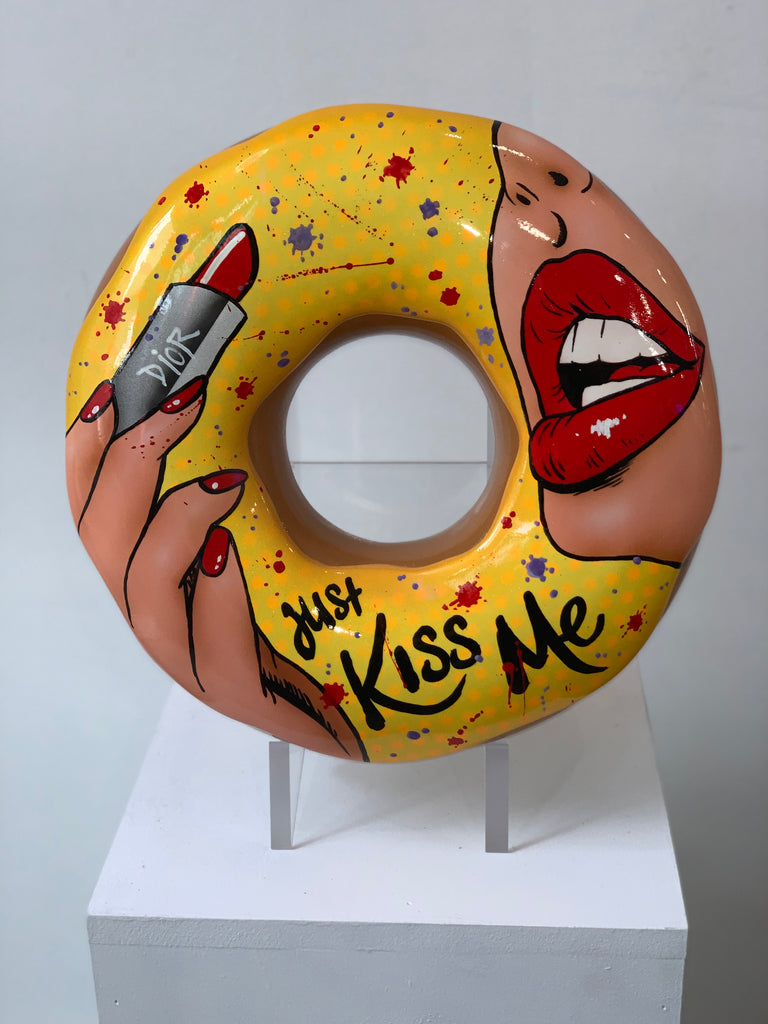 "Kiss Me" Donut